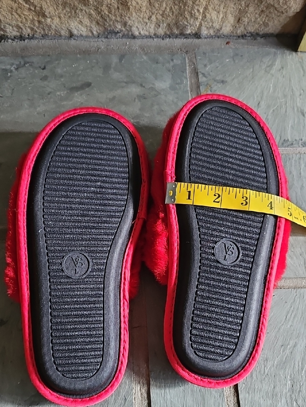Victoria's Secret Plush Red Slippers Women's Size Large Fits 8-8-1/2 NWOT - Picture 6 of 10